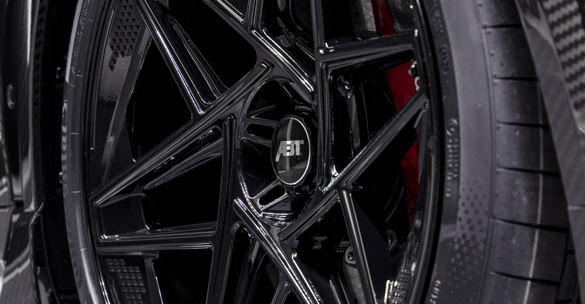 Close-up of black rim